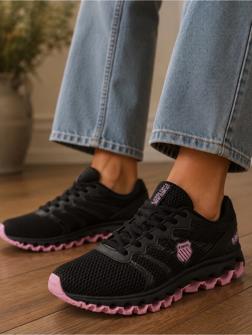 GREAT COND -K-Swiss Women's Black and Pink Athletic Running Shoes